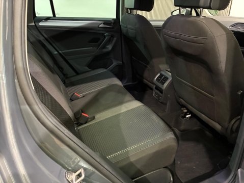 Volkswagen Tiguan 1.5 TSI Active DSG Euro 6 (s/s) 5dr 31