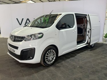 Vauxhall Vivaro 1.5 Vivaro F2700 Professional S/S 2