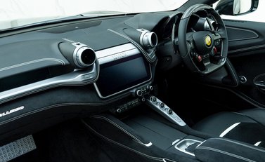 Ferrari GTC4 Lusso 14