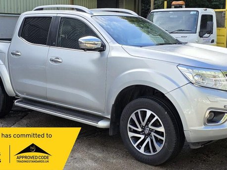 Nissan Navara 2.3 dCi Tekna Pickup Double Cab 4dr Diesel Auto 4WD Euro 6 (190 ps)