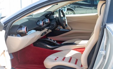 Ferrari 812 Superfast 14