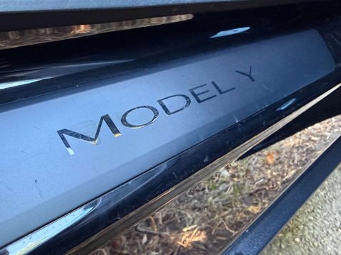 Tesla Model Y ModeL Y Long Range AWD 4WD 5dr 31