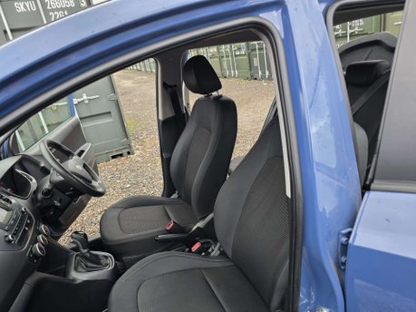 Hyundai i10 1.2 SE Hatchback 5dr Petrol Auto Euro 6 (87 ps) 37