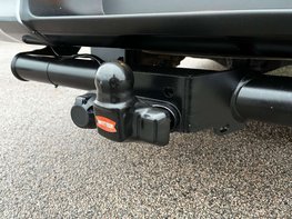 Toyota Hilux 2.8 HI-Luxury Invincible X D-4D 4WD Double Cab Auto 4WD 5dr 67