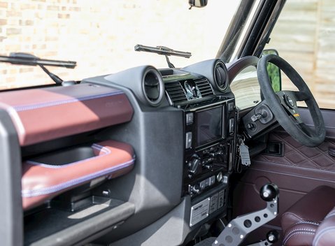 Land Rover Defender 90 XS T40S 16