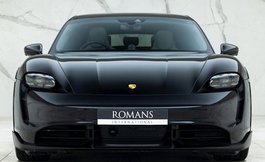 Porsche Taycan Turbo S Cross Turismo 4