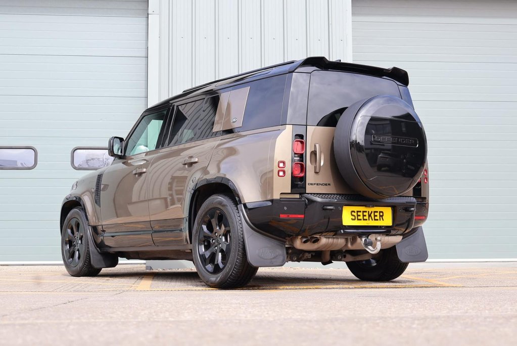 Land Rover Defender 110 D300 X-DYNAMIC HSE 7 SEATER  PRICE MATCH OFFER PREMIUM COLOUR  8