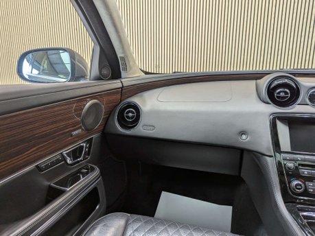 Jaguar XJ 3.0 XJ Portfolio V6 D Auto 4dr 53