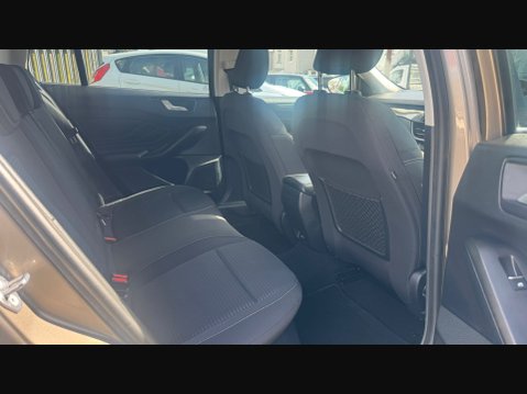 Ford Focus TITANIUM 7
