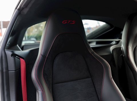 Porsche 718 Cayman GTS 13