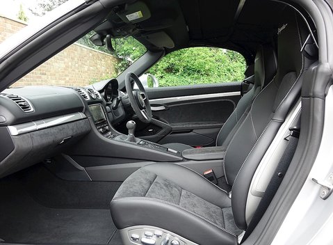 Porsche Boxster Spyder 24