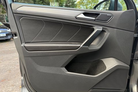 Volkswagen Tiguan R-LINE TDI BMT 4MOTION DSG -RARE LEATHER -DYNAUDIO -TOWBAR -APPLE CARPLAY  29