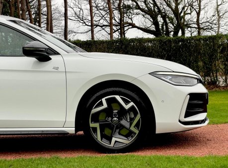 Volkswagen Passat R-LINE DSG 27