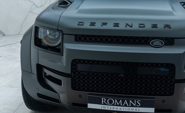 Land Rover Defender 110 OCTA EDITION ONE 36