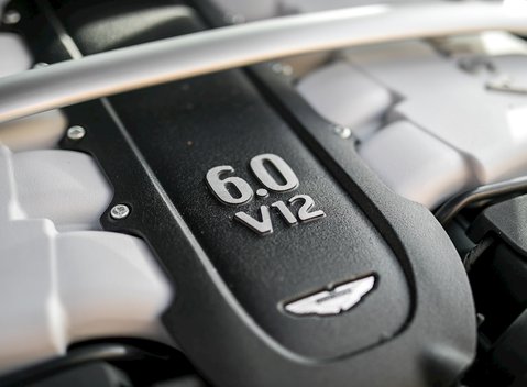 Aston Martin V12 Vantage S 30