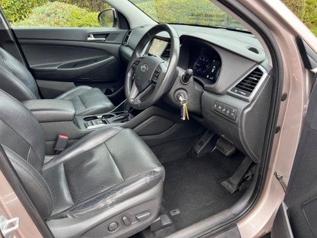 Hyundai TUCSON 2.0 CRDi Premium Auto 4WD Euro 6 5dr 19