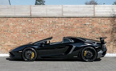 Lamborghini Aventador SV LP750-4 Roadster 2