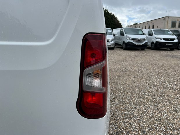 Vauxhall Combo SWB L1H1 Low Roof Sportive 2000 Air Con Sensors Nav EURO 6 NO VAT 23