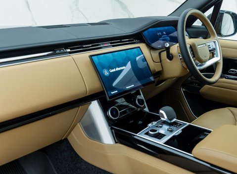 Land Rover Range Rover P440e AUTOBIOGRAPHY LWB 23