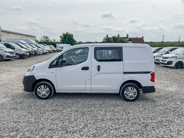 Nissan NV200 Crew Cab SWB L1H1 Low Roof Acenta Air Con EURO 6 NO VAT 1