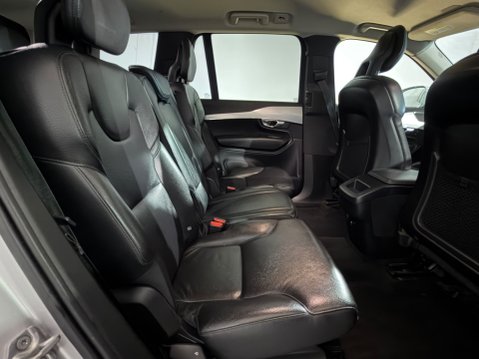 Volvo XC90 D5 POWERPULSE MOMENTUM AWD 19