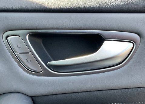 MG MG4 EV 64kWh PREMIUM LONG RANGE 18