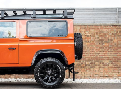 Land Rover Defender 90 Adventure Edition 29
