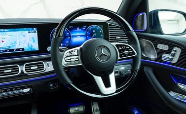 Mercedes-Benz GLS 600 22