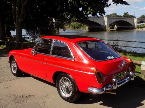 MG B GT 27