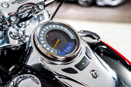 Harley-Davidson Softail Deluxe 1745. VAT Q. ONE OWNER. IMMACULATE EXAMPLE. TWO-TONE PAINT. 23