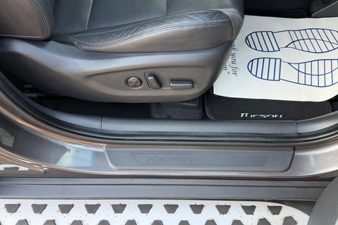 Hyundai TUCSON CRDI PREMIUM SE - 2 OWNERS - 10 HYUNDAI SERVICES  41