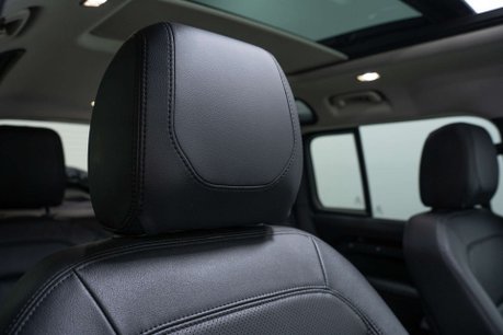 Land Rover Defender 3.0 Defender XS Edition D MHEV A 4WD 5dr 28