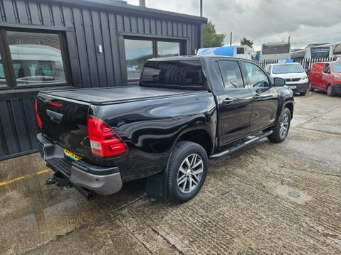 Toyota Hilux INVINCIBLE X 4WD D-4D DCB 6