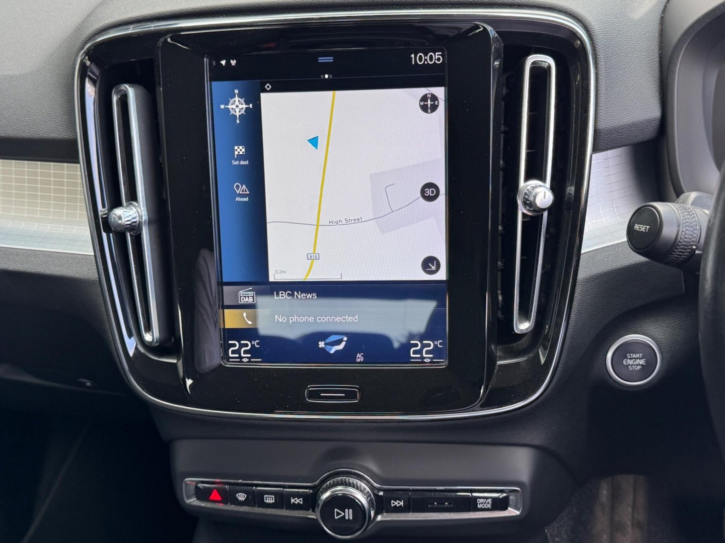 2020 Volvo XC40 — image 6