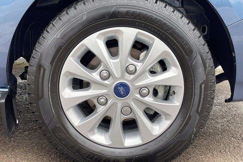 Ford Transit Custom 300 L2 170 ps Limited Panel Van - Power Invertor 28