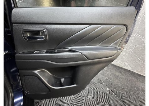 Mitsubishi Outlander 2.2 DI-D 4 SUV 5dr Diesel Manual 4WD Euro 6 (s/s) (147 ps) 35