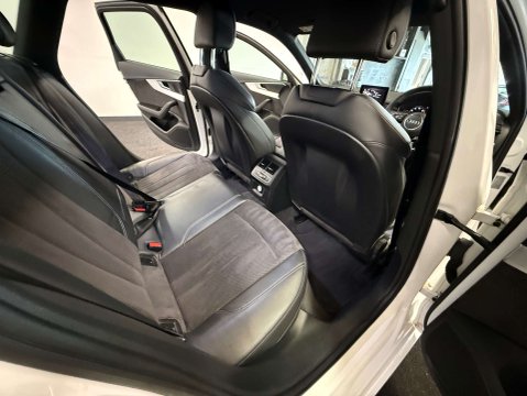 Audi A4 2.0 A4 S Line 35 TFSI Semi-Auto 5dr 47