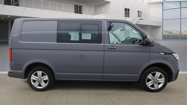 Volkswagen Transporter AUTO Crew Cab 204ps SWB L1H1 T32 Kombi Highline Air Con Cam EURO 6 51