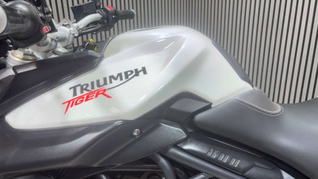 Triumph Tiger ABS 2012 37K NEW MOT SERVICED ADVENTURE BIKE 800CC 45