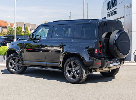 Land Rover Defender 110 D250 X-DYNAMIC HSE 4