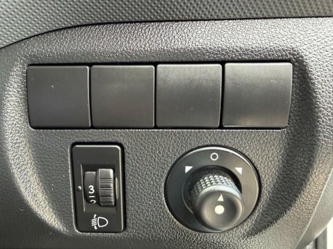 Peugeot Partner 1.6 HDi 850 S Panel Van 4dr Diesel Manual L1 (138 g/km, 90 bhp) 32