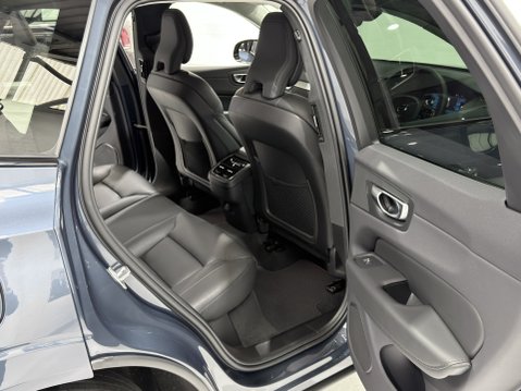 Volvo XC60 B4 PLUS MHEV 78