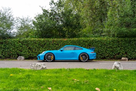 Porsche 911 GT3 WARRANTY. CLUBSPORT PACKAGE. MANUAL. PCCBS. CARBON INTERIOR. FRONT LIFT. 3