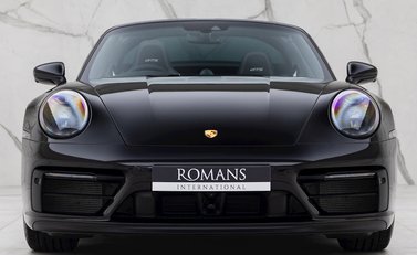 Porsche 911 (992) Targa 4 GTS 5