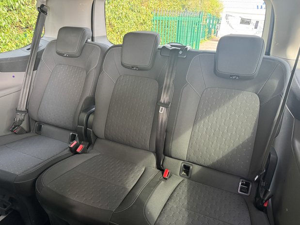 Ford Tourneo Custom Titanium Luxe | 9 Seat | Auto | L2 LWB | 320 | Euro 6 | £31,992 + vat 9