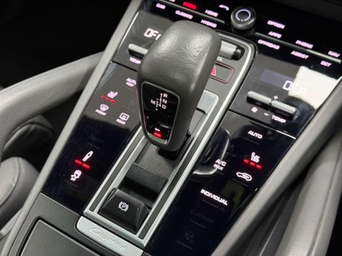 Porsche Cayenne 3.0 V6 E-Hybrid 14kWh SUV 5dr Petrol Plug-in Hybrid TiptronicS 4WD Euro 6 ( 57