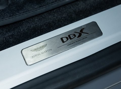 Aston Martin DBX 707 24