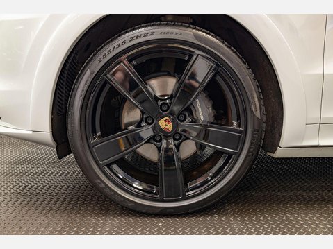 Porsche Cayenne 3.0 V6 E-Hybrid 17.9kWh Platinum Edition TiptronicS 4WD Euro 6 (s/s) 5dr (3 9