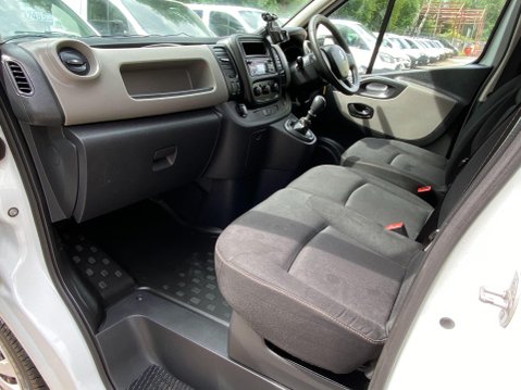 Renault Trafic 1.6 dCi 27 Business+ Panel Van 5dr Diesel Manual SWB Standard Roof Euro 6 ( 31