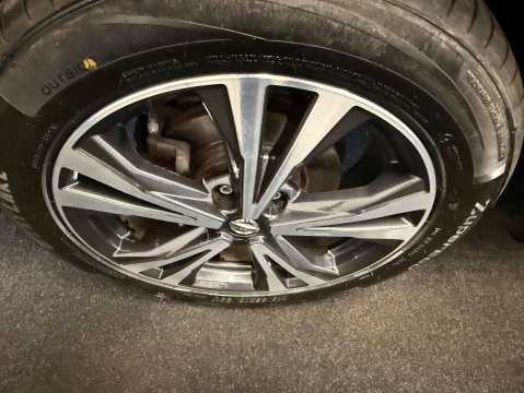 Nissan Qashqai 1.3 Qashqai N-Connecta DiG-T 5dr 57